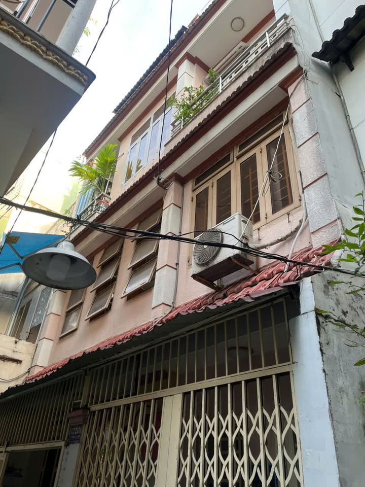 Bán nhà 2 mặt tiền Cô Giang, Quận Phú Nhuận, 51m² - Nhà đẹp ngay trung tâm!