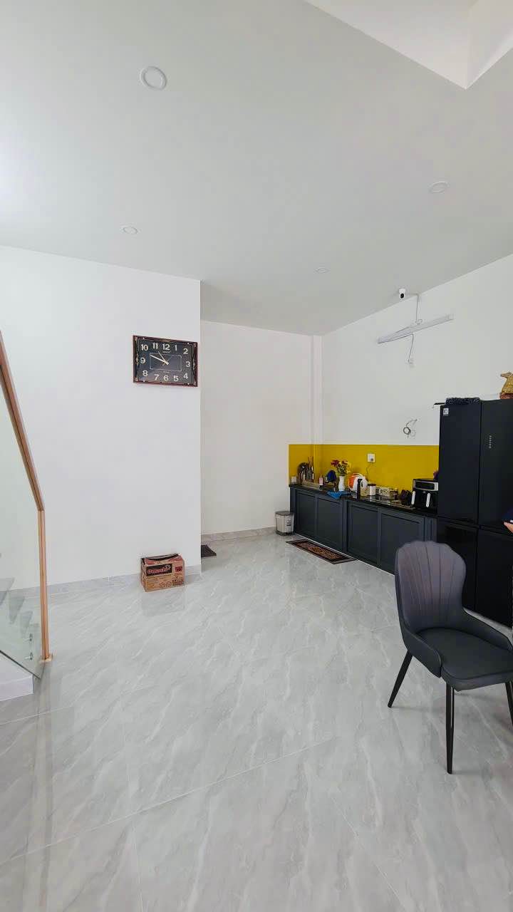 Nhà FrontHouse đường Cửu Long, Nha Trang 55m² giá 12.5 tỷ - Vị trí đắc địa kinh doanh!