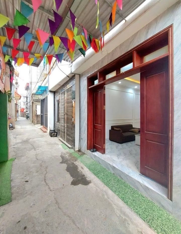 Nhà phố Trịnh Văn Bô, Xuân Phương 30m² giá 6 tỷ - Ô tô đỗ cổng, sổ đỏ nở hậu!