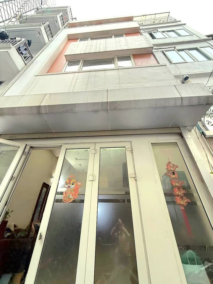 Nhà phố Văn Cao Ba Đình 57m² giá 15.9 tỷ - Thiết kế hiện đại, không gian sống lý tưởng!