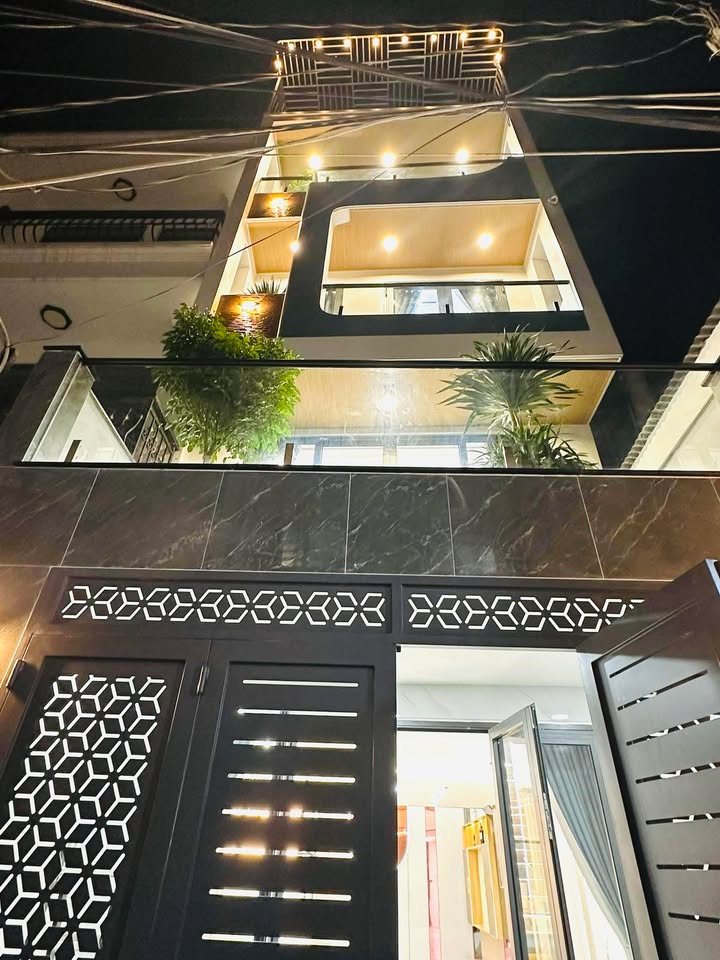 Nhà phố 4 tầng Gò Vấp 46.58m² giá 6.45 tỷ - Gần Emart 2, tiện lợi đi lại!