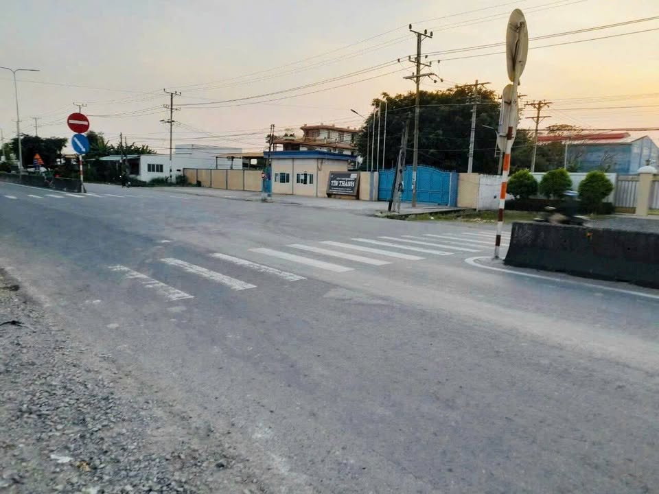 Đất vườn Bến Lức Long An 2400m² giá 9.5 tỷ - Tiềm năng kinh doanh lớn!