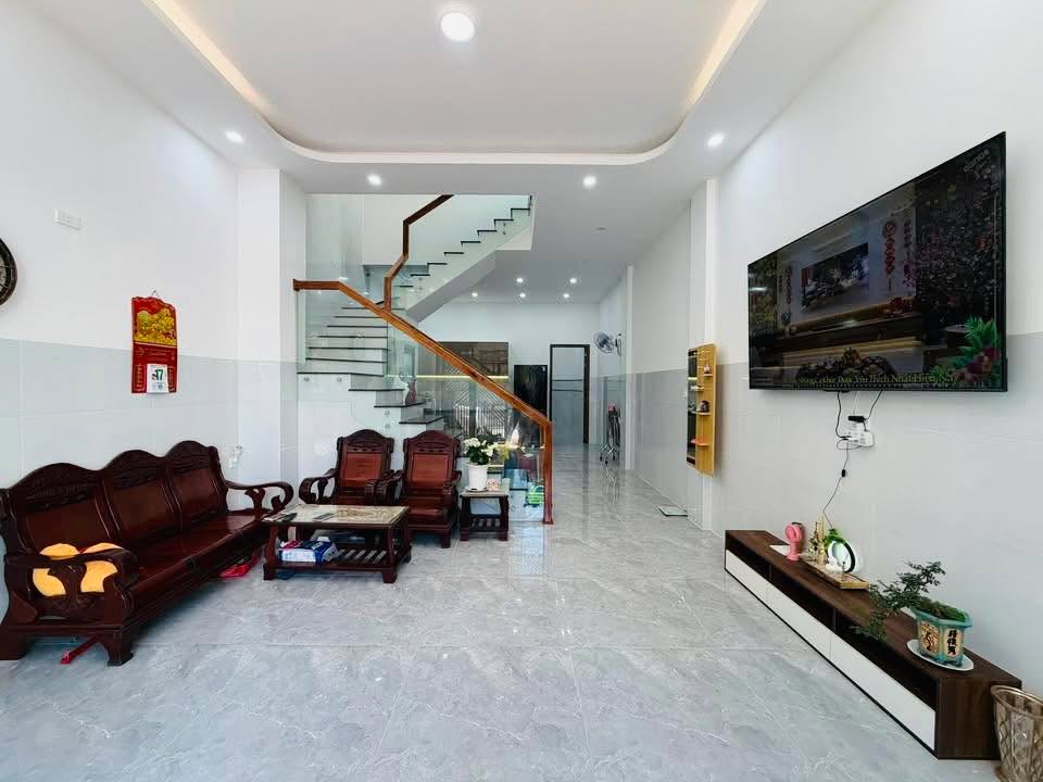 Nhà mặt tiền 3 tầng Đường Hoàng Văn Thụ, Quy Nhơn 80m² giá 7 tỷ - Chính chủ sổ đỏ