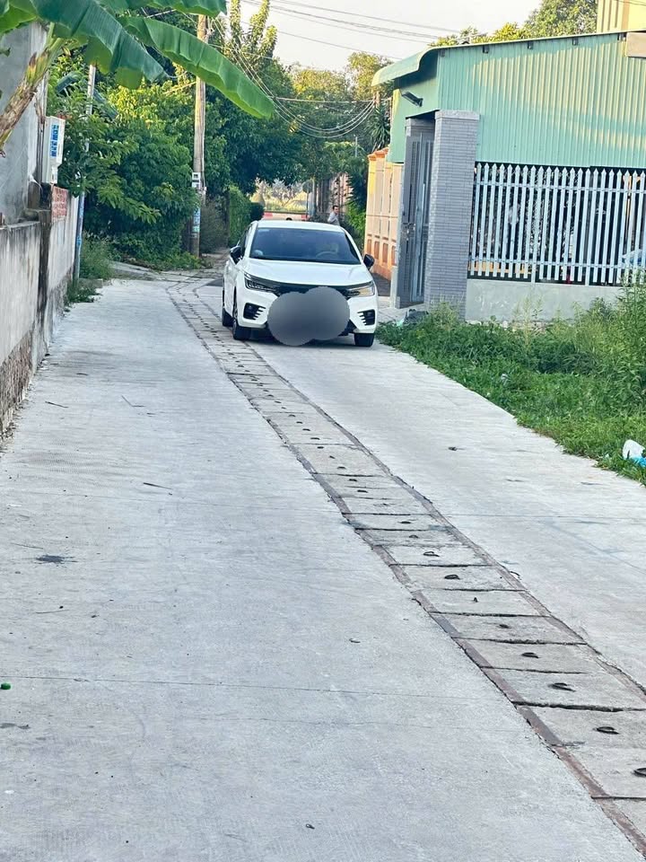 Đất mặt tiền đường bê tông TT Long Điền 106m² giá 1.4 tỷ - Vị trí trung tâm tiện ích!