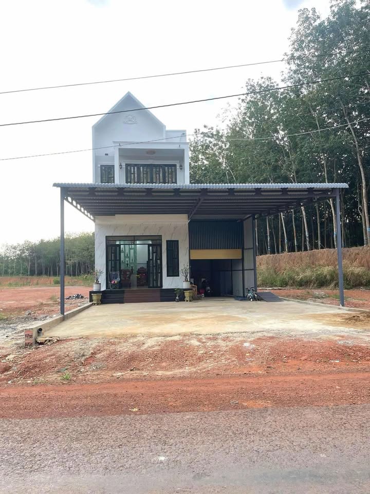Nhà 1 Lầu 1 Trệt Tại QL14, 432m² Giá 1.2 Tỷ - Sẵn Sàng Vào Ở!