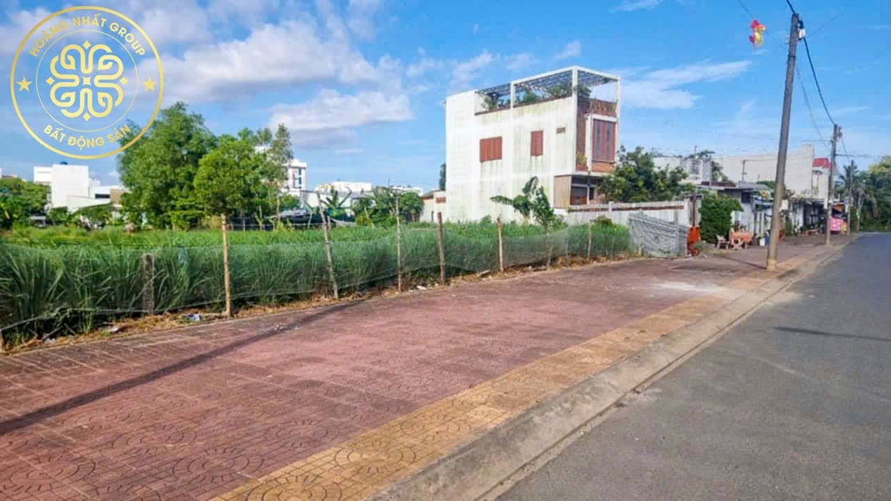 Đất nền Phạm Thị Mai, Cà Mau 180m² giá 2.4 tỷ - Vị trí đắc địa, giao thông thuận lợi!