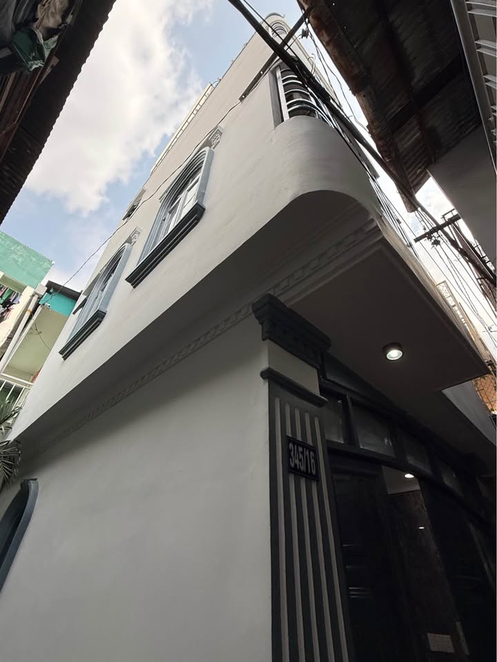 Nhà Phan Văn Trị, Quận Bình Thạnh 21m² giá 4.35 tỷ - Hẻm an ninh, gần trung tâm!