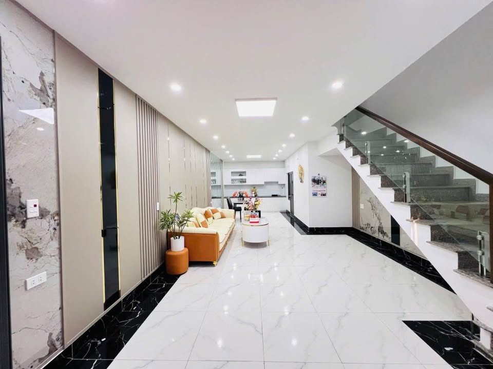 Nhà phố 3 tầng tại Ngõ 639 Ngô Gia Tự 46m² giá 2.95 tỷ - Sẵn sàng đón Tết!