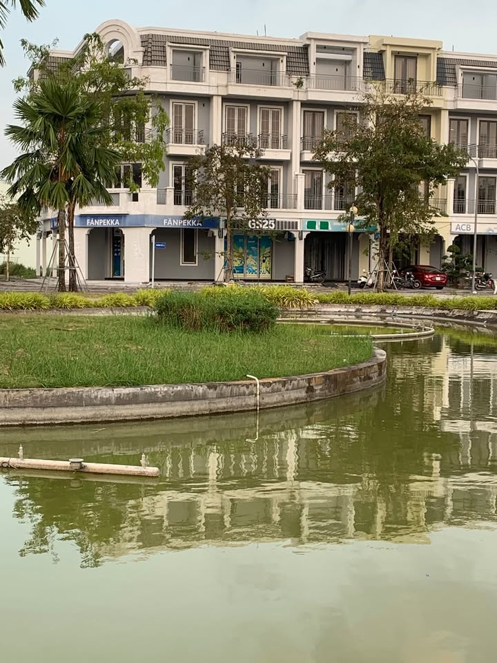 Nhà bán Khu Cát Tường, Vị Thanh, 95m² giá 2.55 tỷ - Đối diện công viên