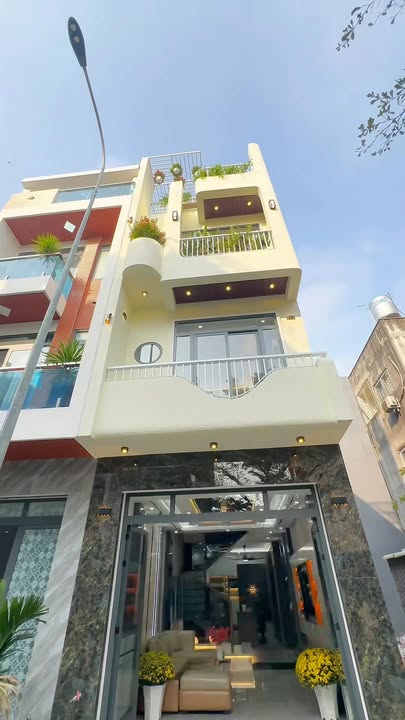 Nhà 2 Lầu Phú Hồng Thịnh - 60m² giá 4.7 tỷ - Đầy đủ nội thất, thuận tiện đi lại!