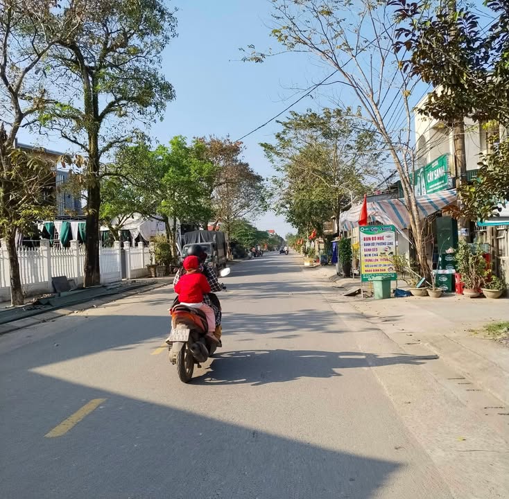 FrontHouse đường Nguyễn Trãi, Thị xã Quảng Trị 150m² - Mặt tiền cực đẹp, giá thỏa thuận!