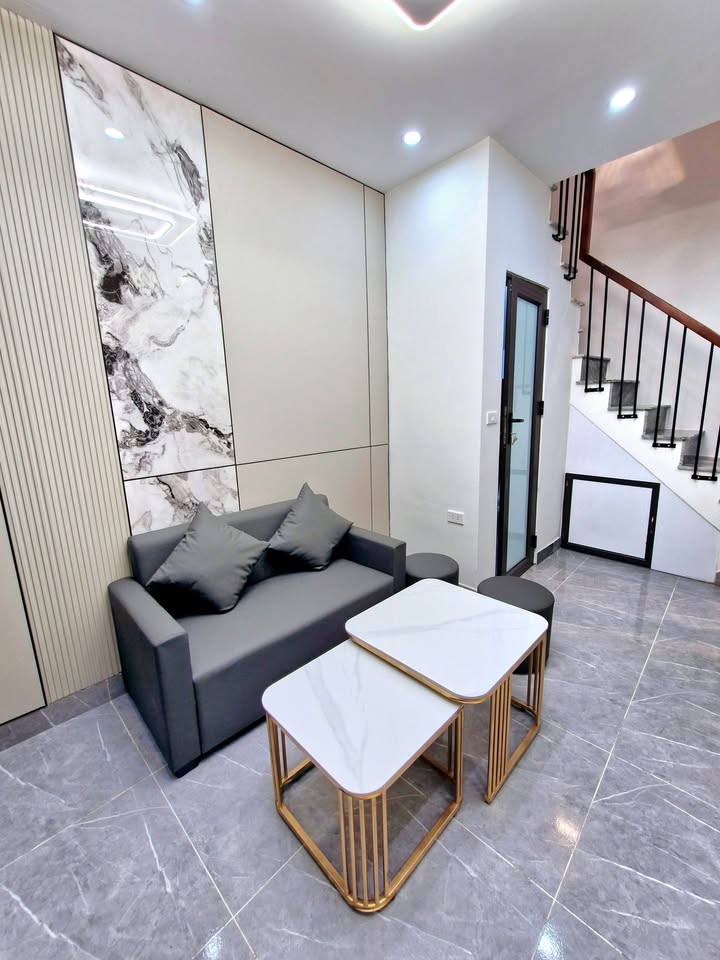 Nhà lô góc 4 tầng Đống Đa 15m² giá 4.95 tỷ - Kinh doanh nhỏ ngay!