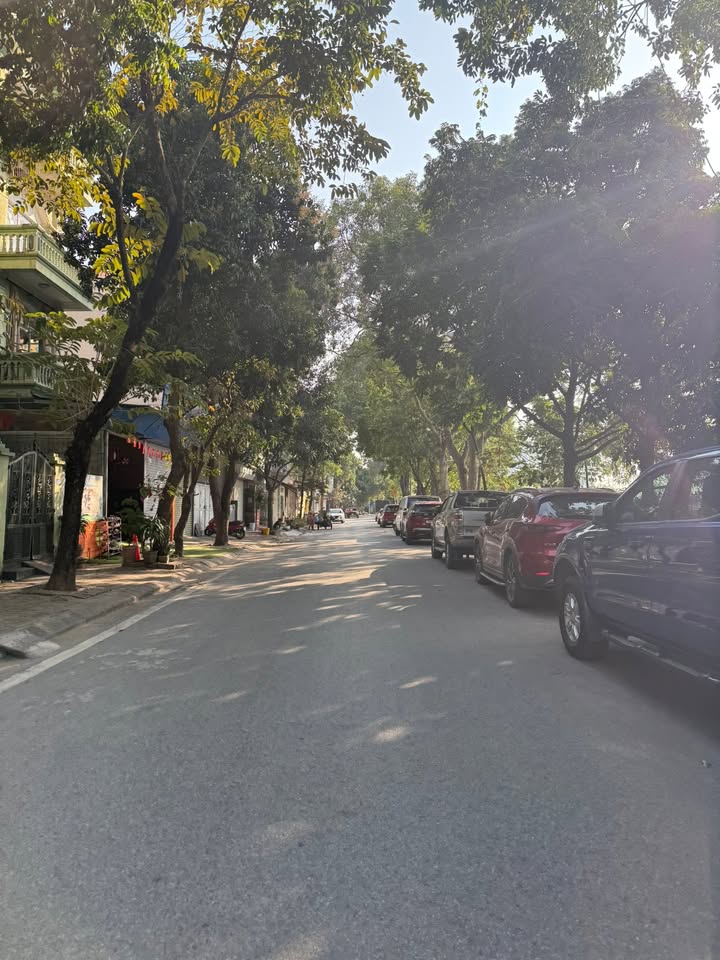 Đất nền Lĩnh Nam - Hoàng Mai 100m² giá 16 tỷ - Sổ đỏ chính chủ