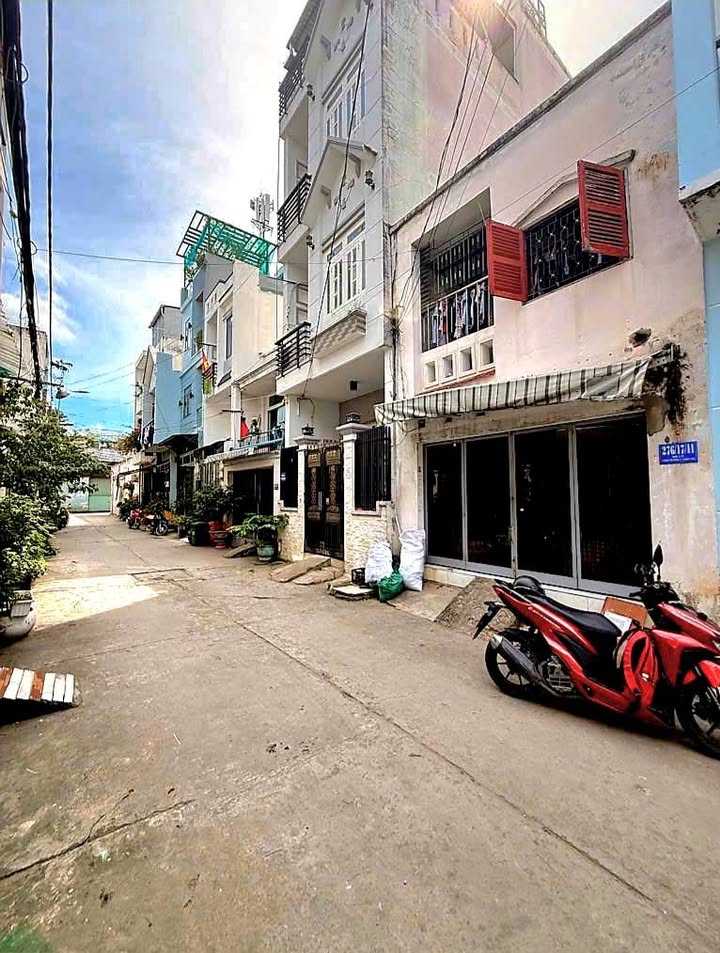 Nhà riêng Lê Văn Quới, 67m², giá 5 tỷ - Sổ hồng chính chủ, vị trí đẹp!