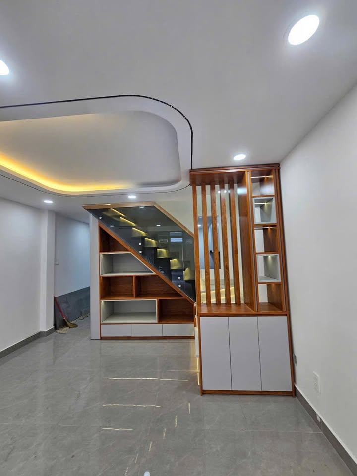 Nhà mặt tiền đường Nhựa Lớn Bà Điểm 60m² giá 4.95 tỷ - Sẵn sàng vào ở ngay!