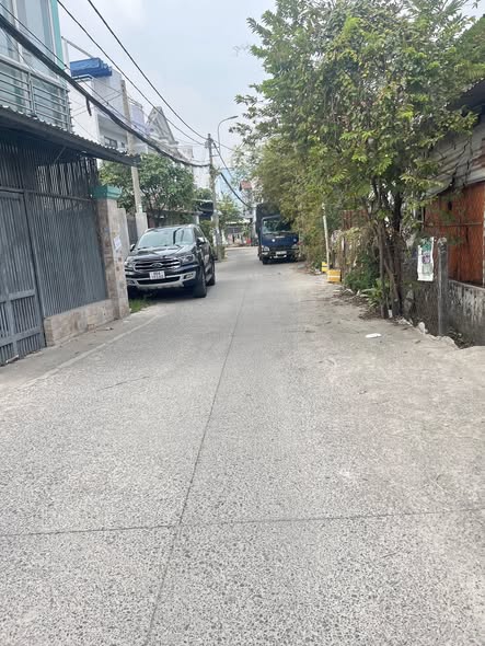 Nhà 1 trệt 2 lầu tại Quận 10, 105m² giá 5.5 tỷ - Thương lượng nhẹ!