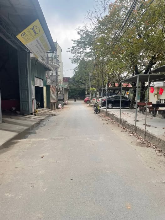 Nhà lô góc 4 tầng 40m² tại Quận Bắc Từ Liêm giá chỉ 5 tỷ - Ô tô vào tận nhà!