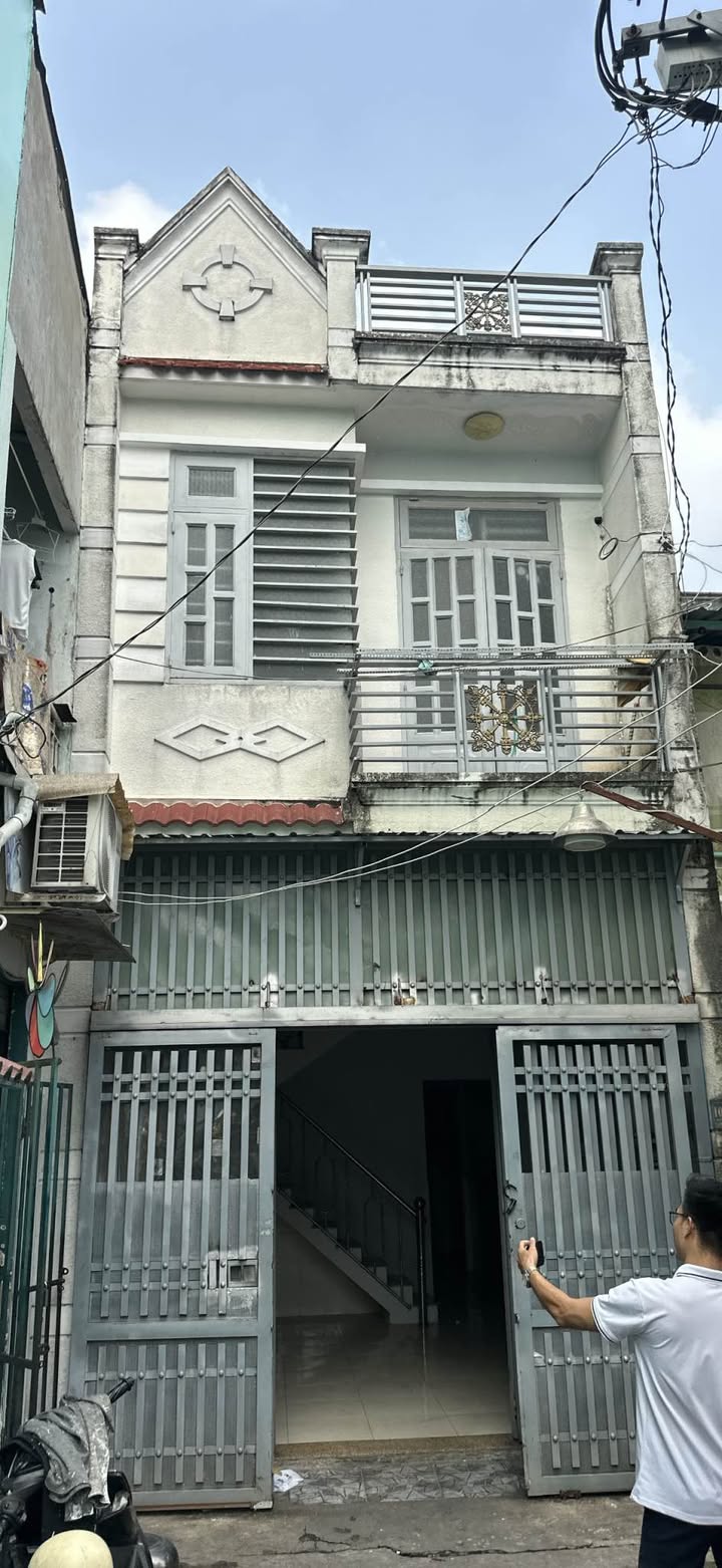 Nhà phố Lê Văn Khương Quận 12, 39m² giá 3.38 tỷ - Nhà mới, sạch sẽ, xe hơi đỗ cửa!