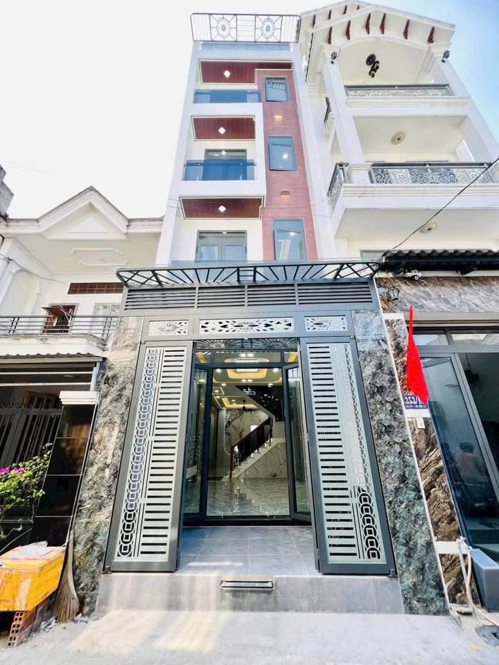 Nhà phố Hiệp Thành 13, Quận 12 giá 6.89 tỷ - Thiết kế hiện đại, sẵn sàng vào ở!