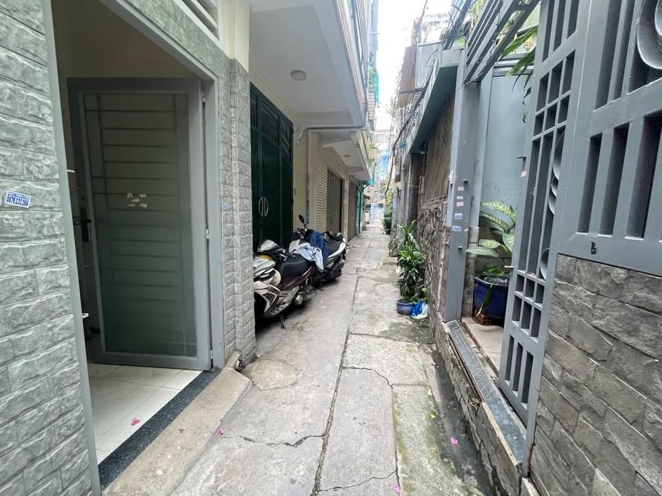 Nhà 2 tầng Phú Nhuận 59m² giá 5 tỷ - Chính chủ cần bán gấp!