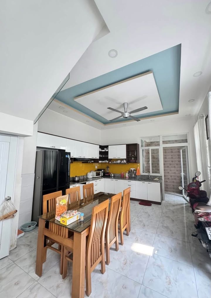 FrontHouse 3 tầng Trường Thọ 131m² giá 16.99 tỷ - Lô góc 2 mặt tiền hiếm có!