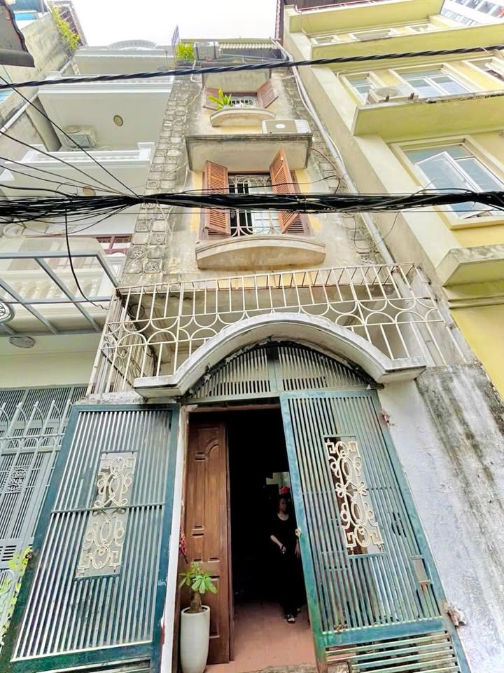 Nhà dân xây Hoàng Mai 45m² giá 10 tỷ - Siêu đẹp, ô tô cách 30m!