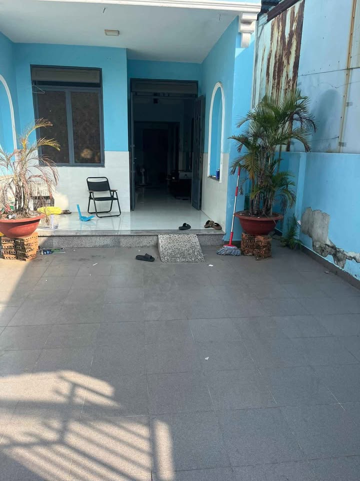 Nhà mặt tiền đường Thới Tam Thôn 15, Hóc Môn 110m² giá 5.5 tỷ - Thương lượng ngay!