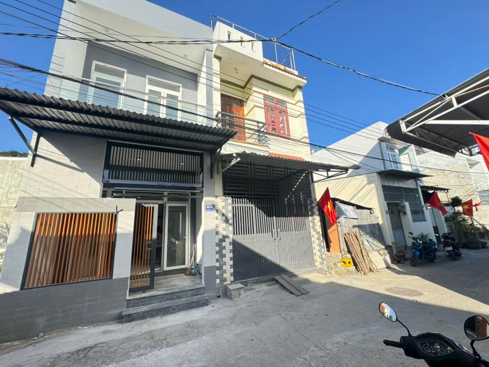 Nhà hẻm Nguyễn An, Vĩnh Hòa, Nha Trang 64m² giá 4.8 tỷ - Tiện ích đầy đủ!