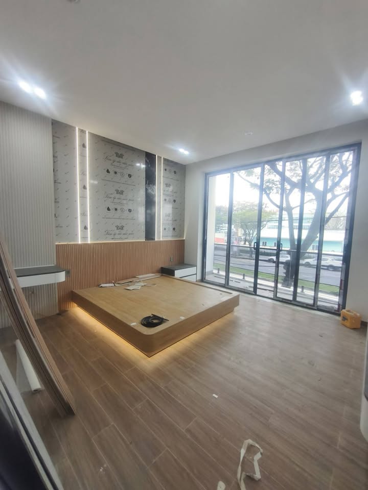 Nhà mặt tiền đường Nguyễn Hữu Thọ, Hải Châu, Đà Nẵng 84m² giá 16.5 tỷ - Kinh doanh thuận lợi!