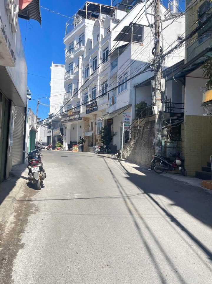 Nhà mặt tiền đường Nguyễn Thị Nghĩa, Đà Lạt 50m² giá 5.8 tỷ - Cơ hội đầu tư hấp dẫn!