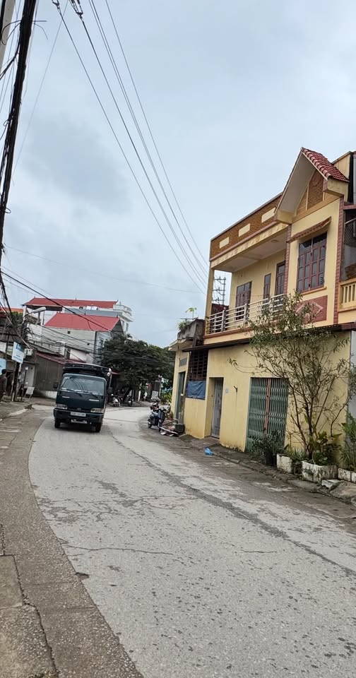 Nhà 2 tầng cho thuê mặt đường Khòn Cuổng, Cao Lộc - Vị trí đắc địa cho kinh doanh!