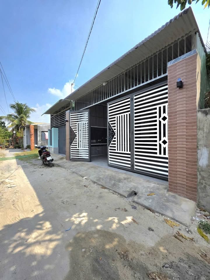 Nhà mới phường Ninh Thạnh, Tây Ninh 190m² giá 1.25 tỷ - Đường ô tô thuận tiện!