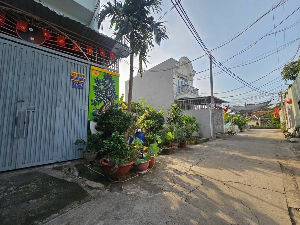 Đất Thạnh Lộc 67m² giá 3.55 tỷ - Hẻm thông xe hơi, cơ hội đầu tư hấp dẫn!