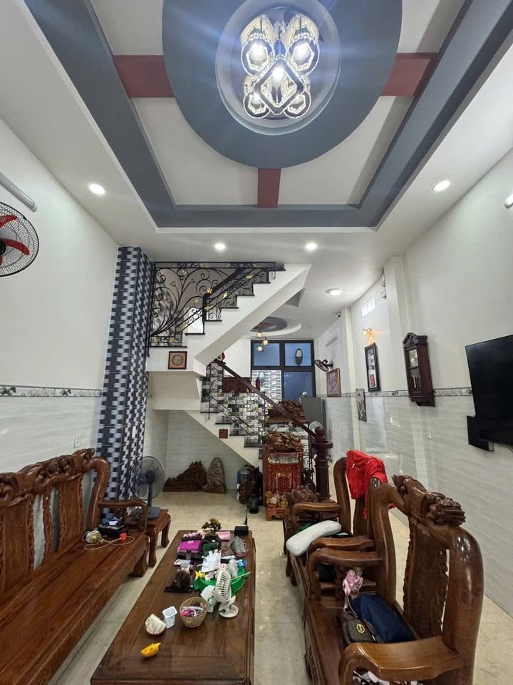 Nhà HXH 6m Gò Dầu, Tân Quý 56m² giá 9.9 tỷ - An ninh và tiện ích đầy đủ!