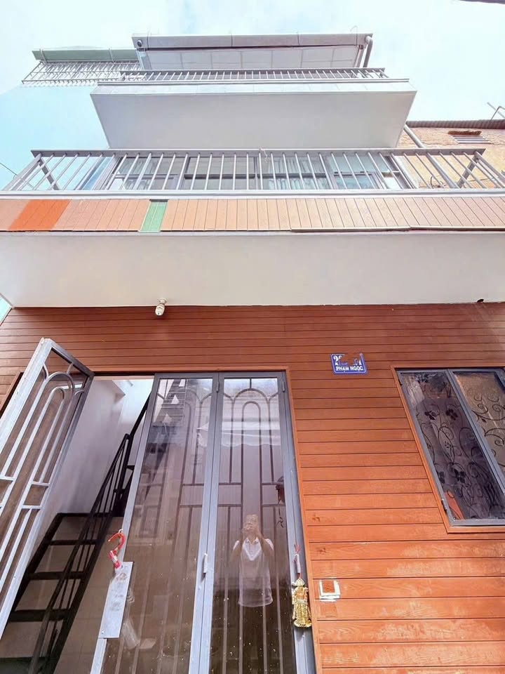 Nhà hẻm đường Phạm Ngọc, Tân Quý, 11m² giá 1.95 tỷ - Bán gấp!