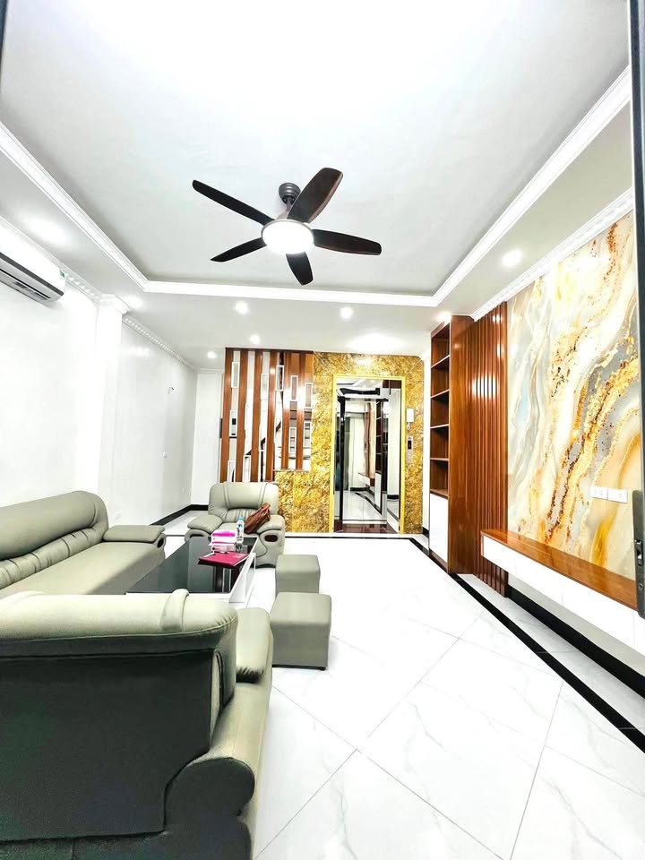 Nhà 4 tầng Cầu Tó, Tả Thanh Oai 32m² giá 6,6 tỷ - Thiết kế đẹp, tiện ích đầy đủ!