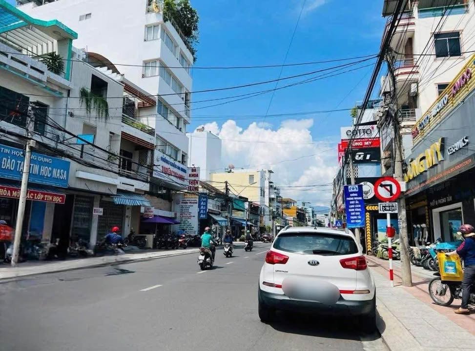 Nhà mặt tiền Nguyễn Trãi, Huyện Diên Khánh, 75m² giá 20 tỷ - Vị trí kinh doanh đắc địa!