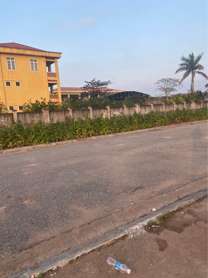 Đất đấu giá Tiến Thắng Lý Nhân 133m² giá chỉ 1.4 tỷ - Sổ đỏ chính chủ, vị trí đắc địa!