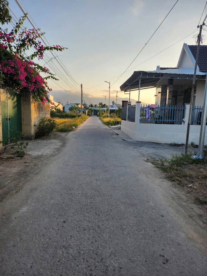 Đất mặt tiền thôn Phú Hậu, Suối Hiệp, 190m² giá chỉ 2.28 tỷ - Đầu tư lý tưởng!