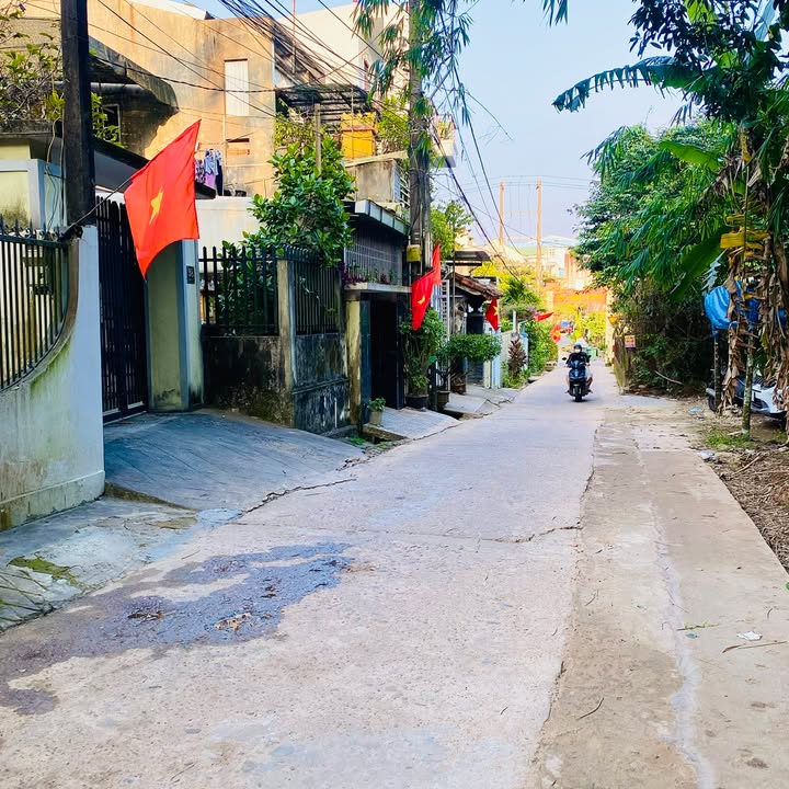 FrontHouse đường Quảng Tế, Thủy Xuân, 100m² giá 2.1 tỷ - Cơ hội hiếm có!