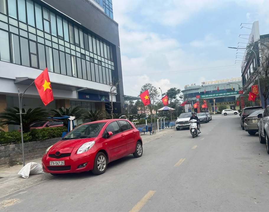 Đất nền Hà Huy Tập, 54m² giá 2.8 tỷ - Vị trí siêu đẹp, thuận tiện giao thông!