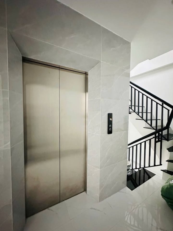 FrontHouse Ngã Tư Sở 74m² giá thỏa thuận - Lô góc, ô tô vào tận nơi!