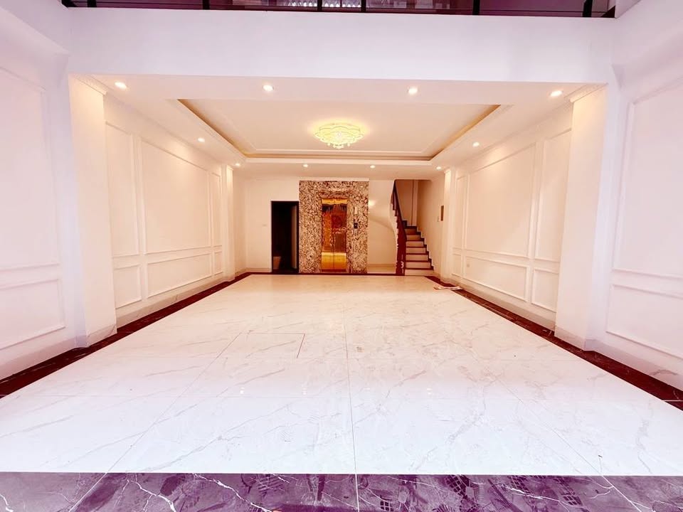 Nhà bán 195 Ngõ Thông Bàn Cờ, Khuất Duy Tiến 51m² giá thỏa thuận - Vị trí đẹp, thang máy tiện nghi!