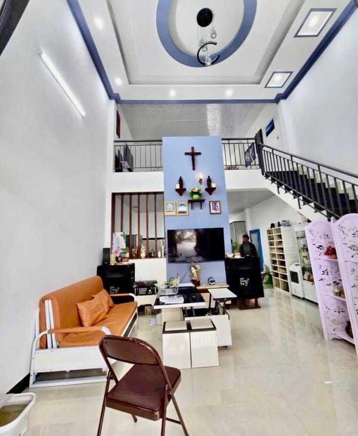 Nhà hẻm Bế Văn Đàn, B'lao, Bảo Lộc 95m² giá 2.55 tỷ - Sân ô tô thoáng đãng!