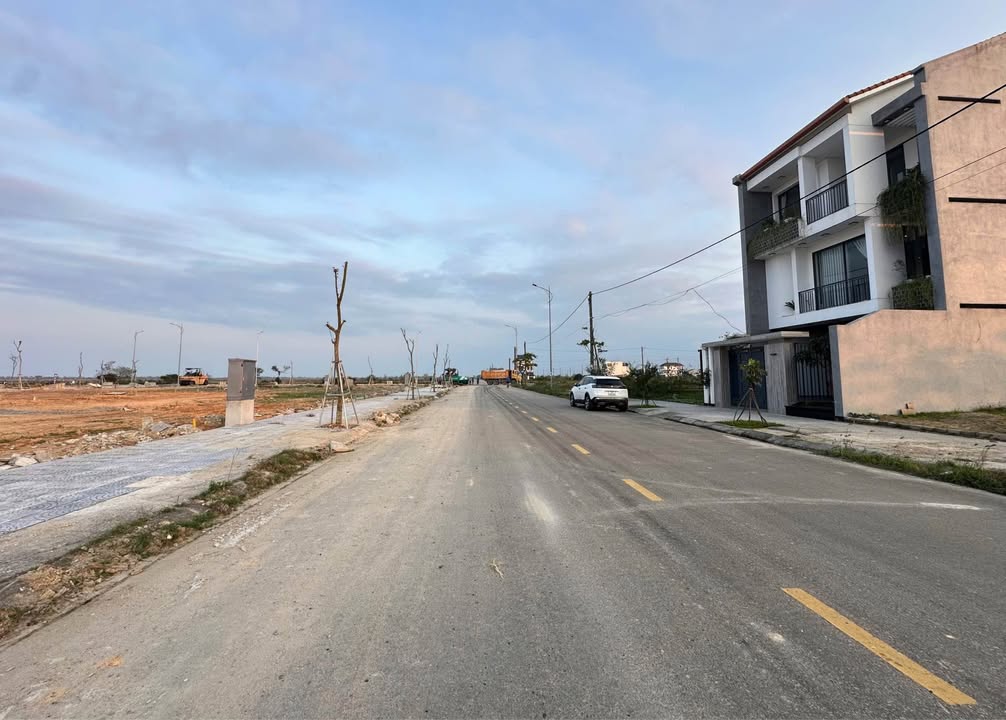 Đất nền mặt tiền Nguyễn Công Duẫn, Thủy Phương, 150m² giá 5 tỷ - Vị trí trung tâm thuận lợi!