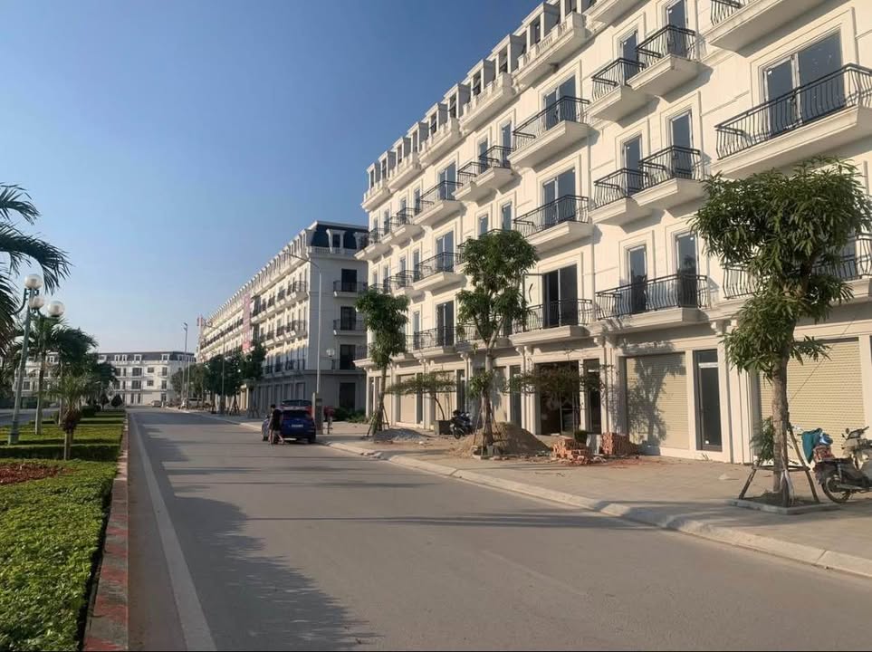 Nhà mặt tiền CSEPD Hồ Sen 90m² giá thương lượng - Sổ đỏ về sớm!