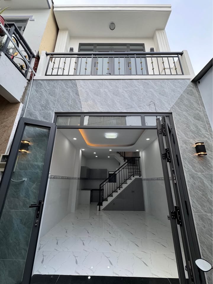 Nhà đẹp 1 lầu, 3PN, 2WC tại Quận 8, giá 3.7 tỷ - Sổ hồng riêng