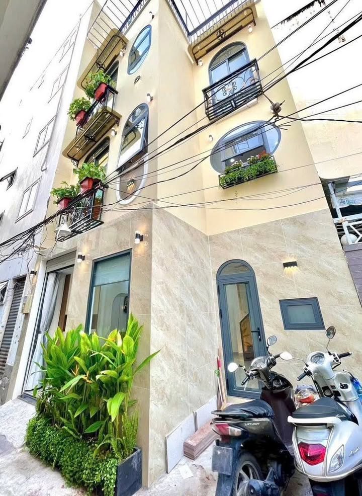 Nhà 4 Tầng Hẻm Mai Xuân Thưởng P11 Bình Thạnh 122m² giá 7.15 tỷ - Nội thất mới, sẵn sàng ở ngay!