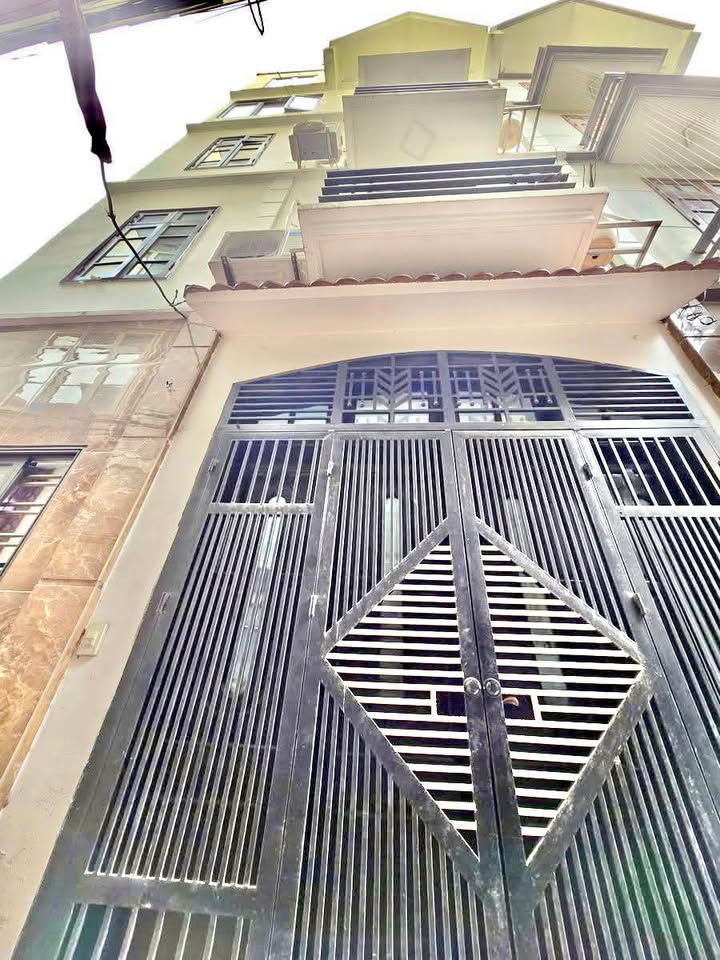 Nhà phố Cầu Giấy 39m² giá 9 tỷ - Sẵn sàng vào ở ngay!