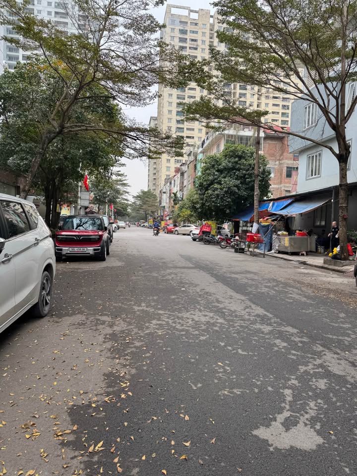 Nhà liền kề Văn Khê 83m² giá thỏa thuận - Vị trí kinh doanh đắc địa!